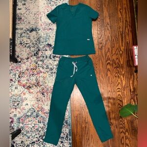 Figs Hunter Green Set